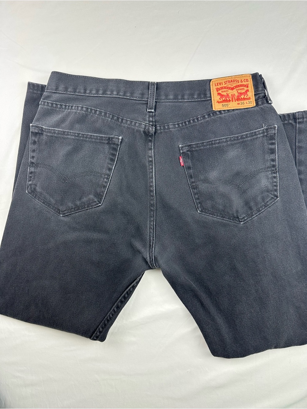 Levi’s 505 Men’s Straight Leg Faded Black Denim Jeans Vintage Classic Grunge - Picture 4 of 14